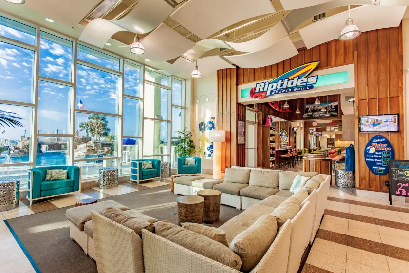 Holiday Inn Resort Pensacola Beach Gulf Front by IHG - Lobby sitting area