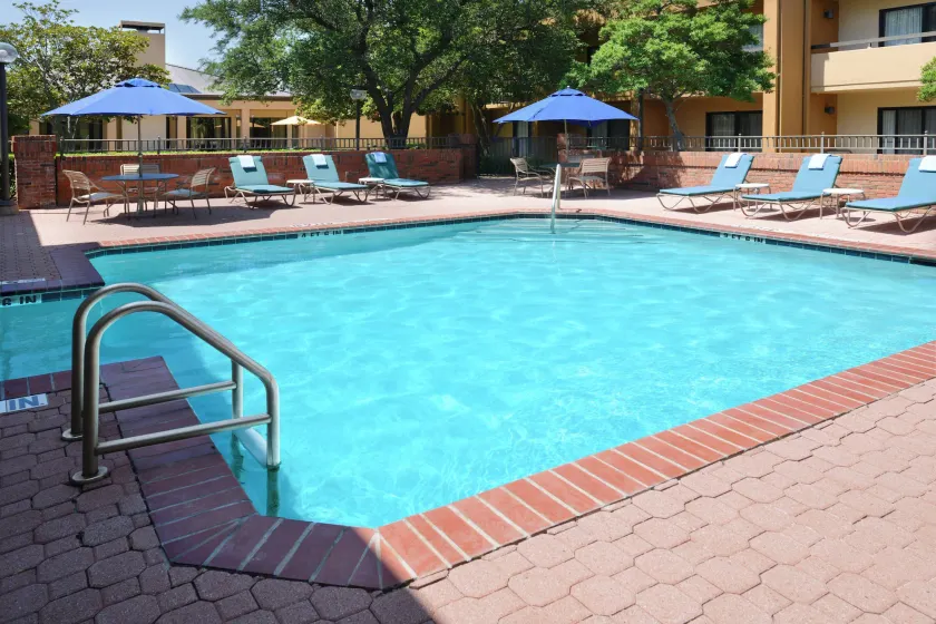 Courtyard Dallas Las Colinas - Image 1