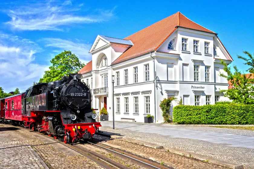 Hotel Prinzenpalais Bad Doberan - Image 1
