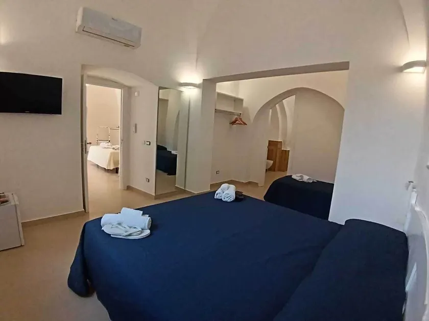 Hotel Antica Repubblica in the historical center 2 minutes away,at 170mt, from the Sea - Image 1