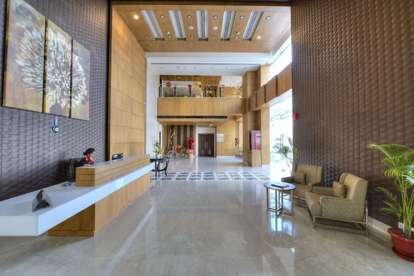 Hotel Delite Grand - Image 1