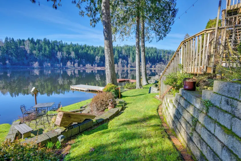 Peace & Serenity Lake House at Mt. Rainier - Image 1