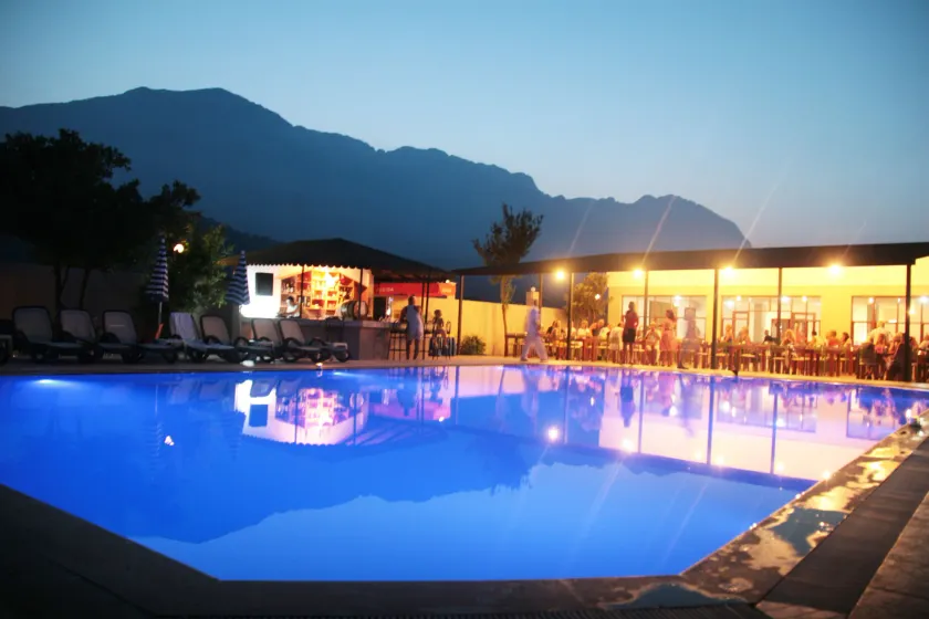 Ares Hotel - Image 1
