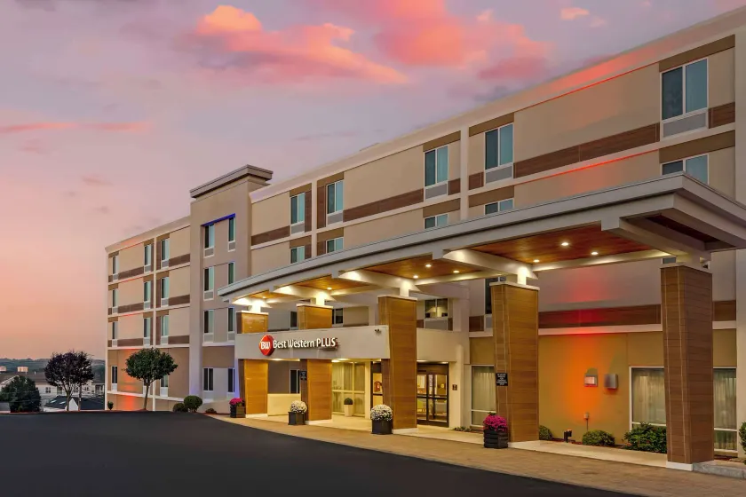 Best Western Plus North Shore Hotel - Image 1