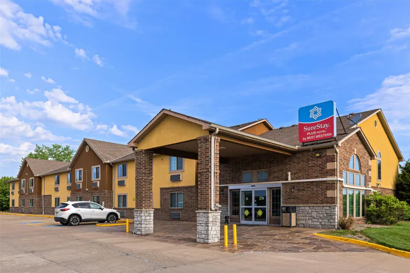 SureStay Plus Hotel by Best Western Kearney - Image 1