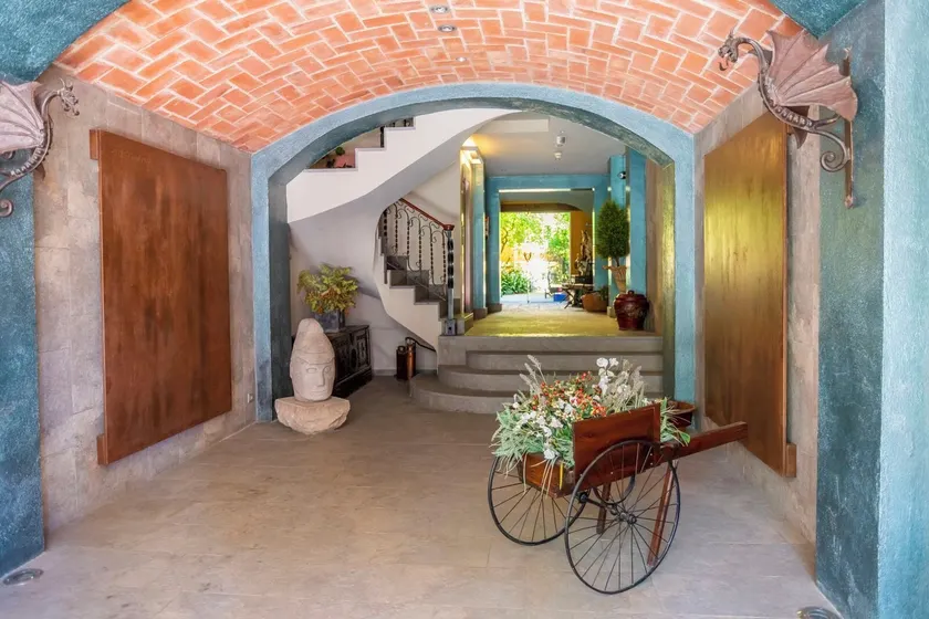 Apartaments Suites Sant Jordi - Image 1