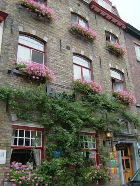 Hotel De Pauw - Image 1