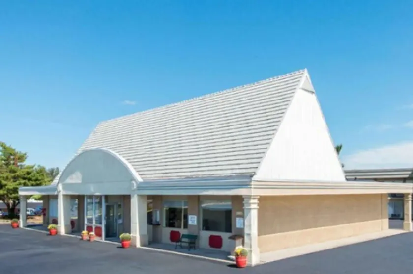 Knights Stay Inn Frankfort - Image 1