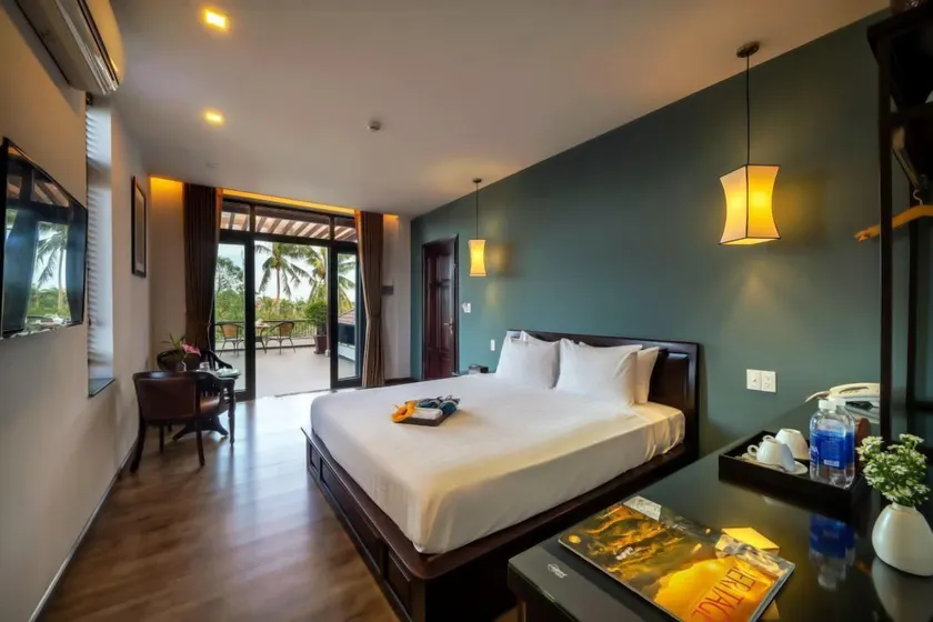 Serene River Villa - Image 1