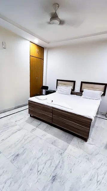 Roomshala 142 Bed Chamber South ex - Quarto