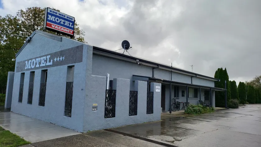 KooWeeRup Motel - Image 1