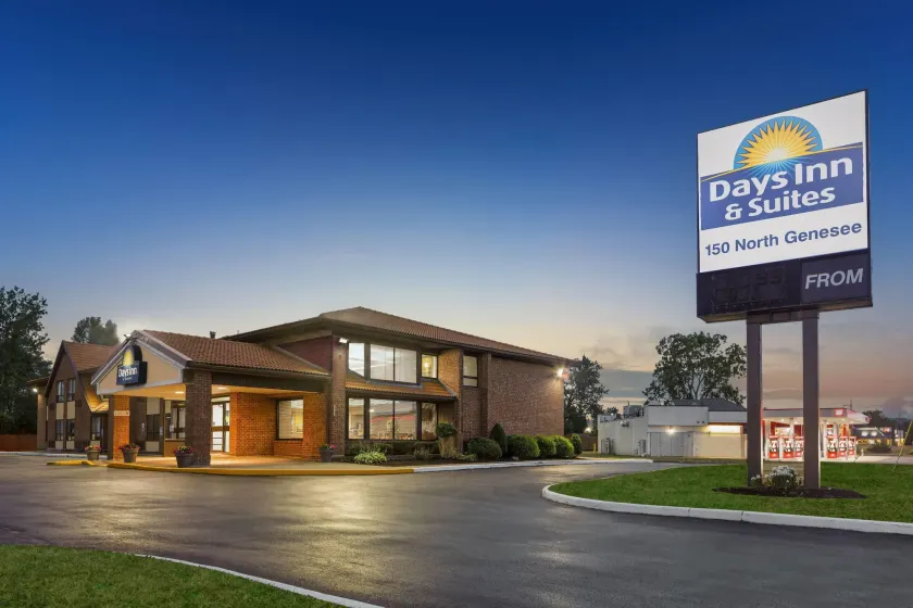 Days Inn by Wyndham Utica - Image 1
