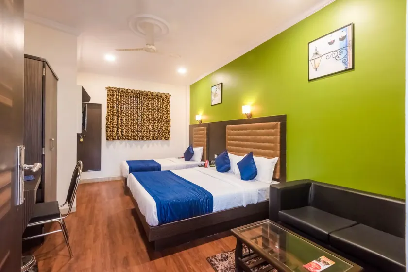 Hotel Akasa Inn Near T2 International Airport Mumbai - Image 1
