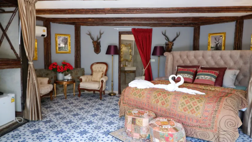 Jungle Moon Boutique Homestay - Image 1