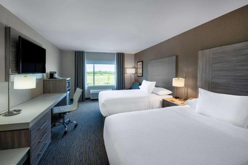 Wingate by Wyndham Kanata West Ottawa - Image 1