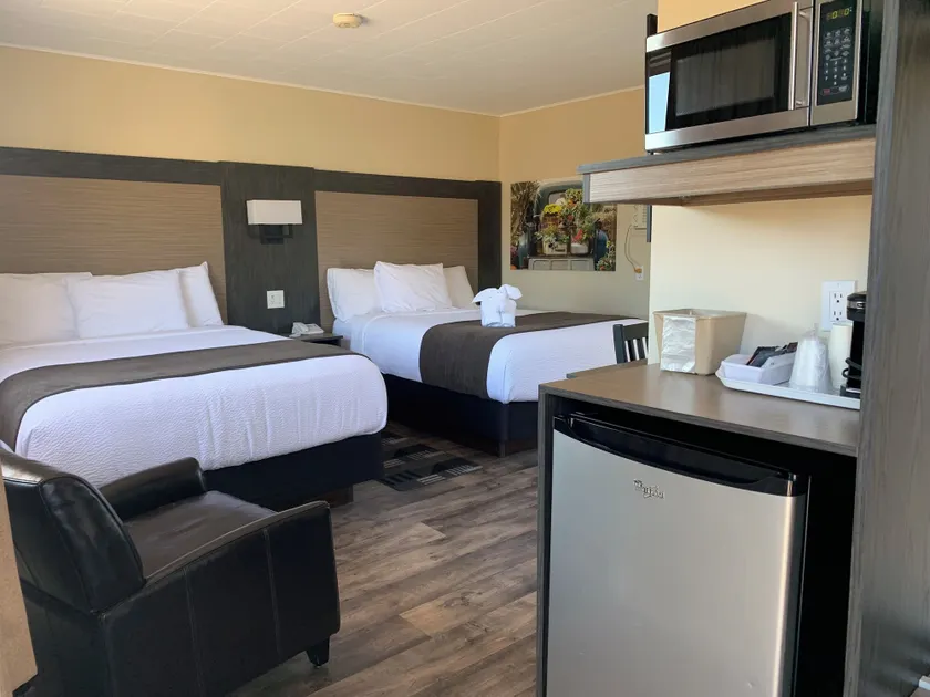 Cairns Motel - Image 1