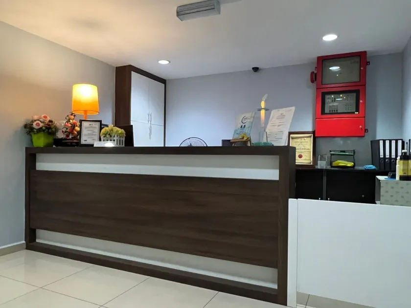 M STRAITS HOTEL - Image 1