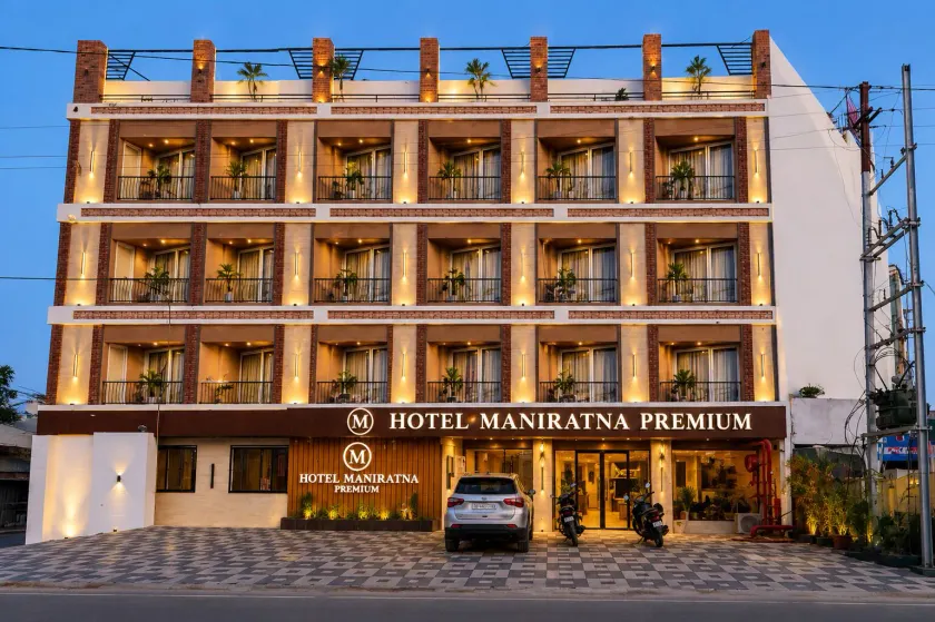 Hotel Maniratna Premium - Image 1
