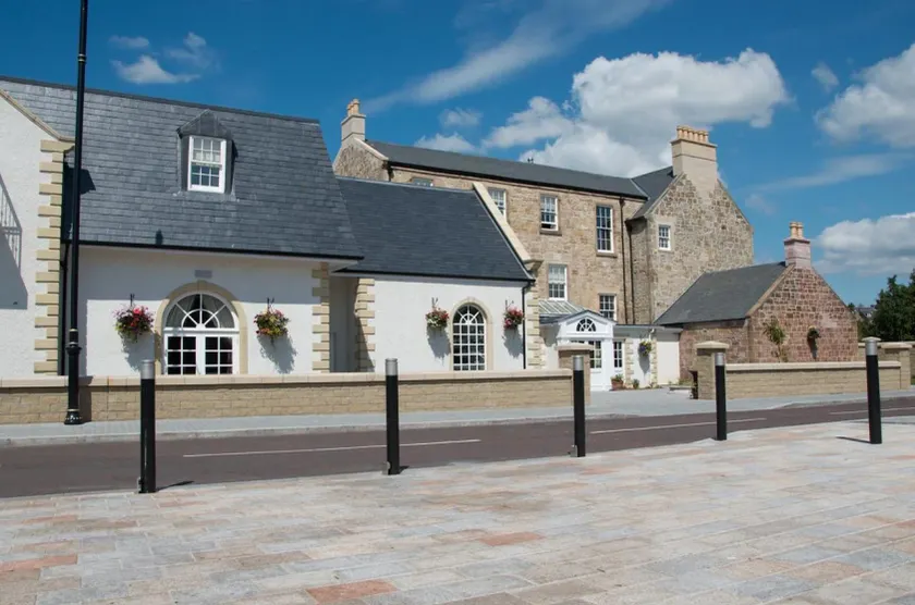 Dumfries Arms Hotel - Image 1