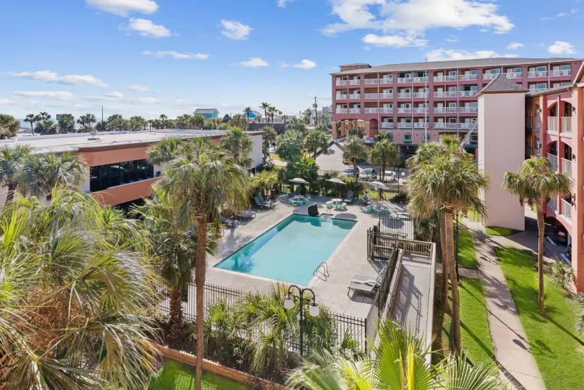 Beachfront Palms Resort Galveston, an Ascend Collection Hotel - Image 1