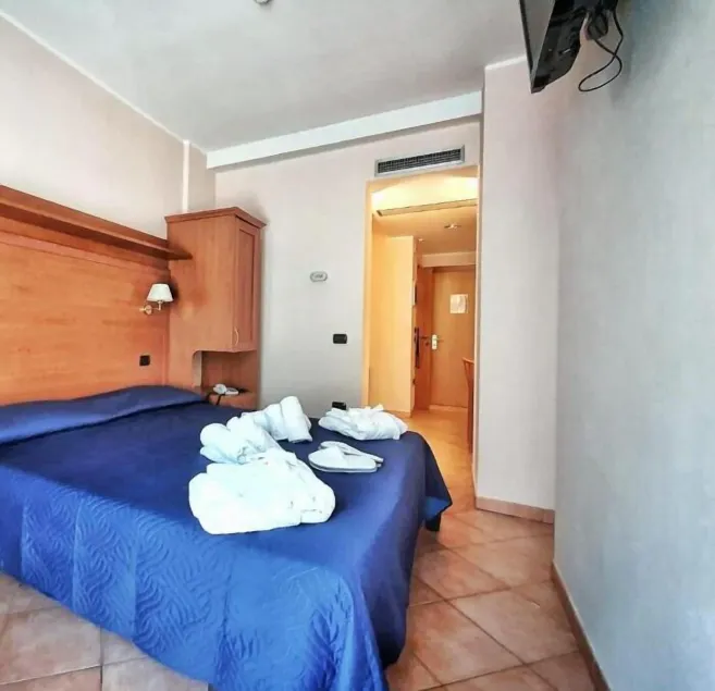 Jole Beach Hotel - Image 1