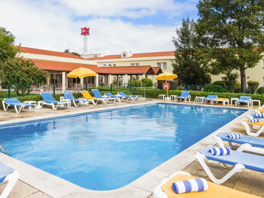 Hotel ibis Setubal - Image 1
