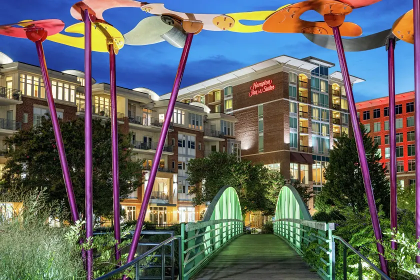 Hampton Inn & Suites Greenville-Downtown-RiverPlace - Image 1