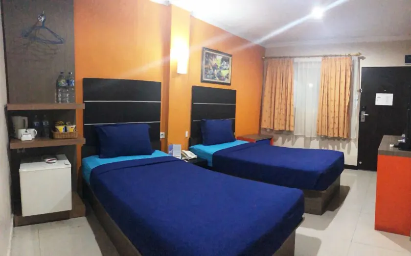 Grand Sari Hotel - Image 1
