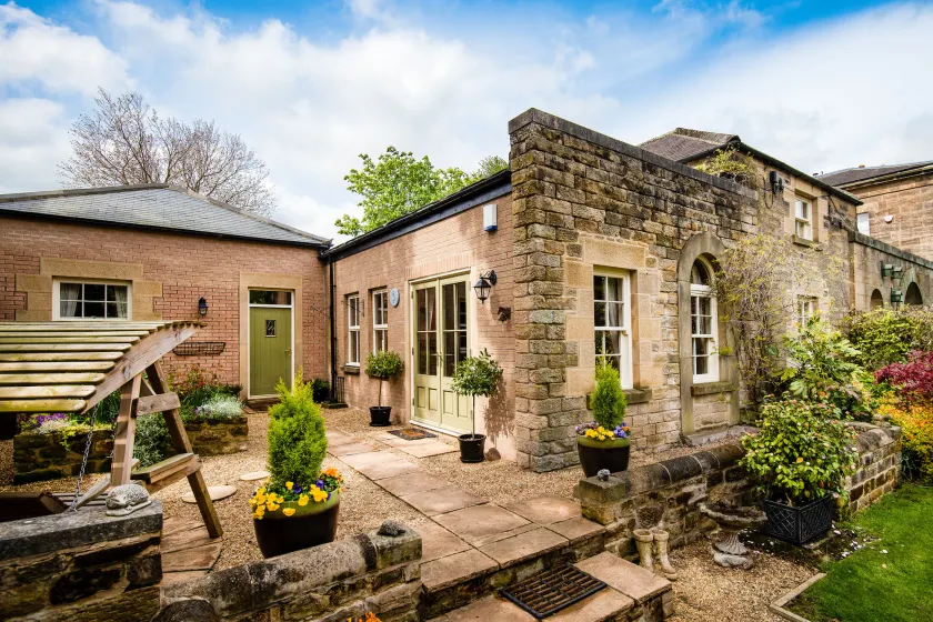 Coach House B & B - Image 1