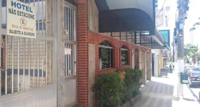 Missouri Hotel - Image 1