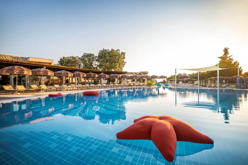 Valamar Tirena Hotel - Image 1