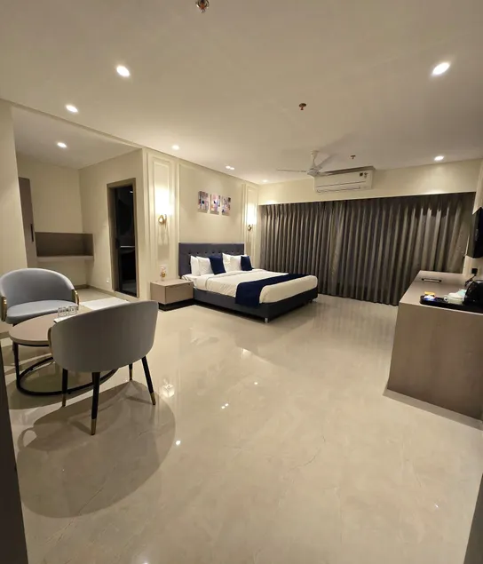 Western Hotel - Image 1