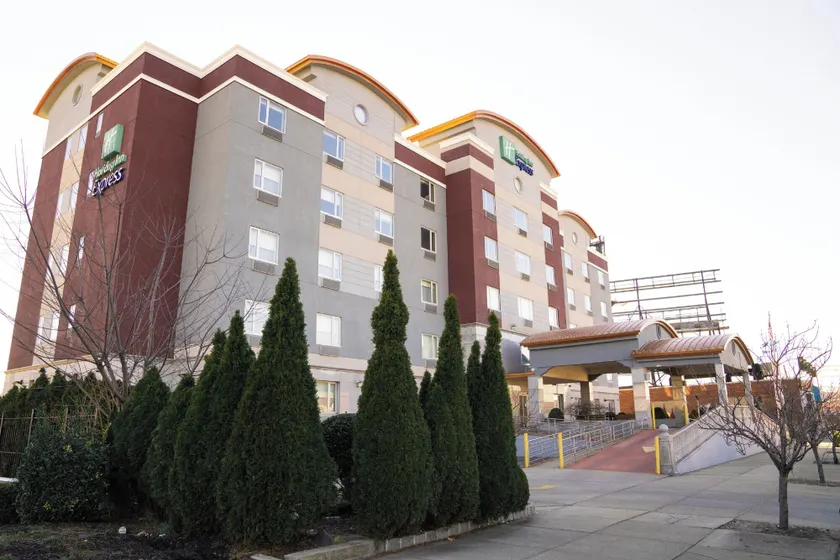 Holiday Inn Express Maspeth by IHG - Image 1