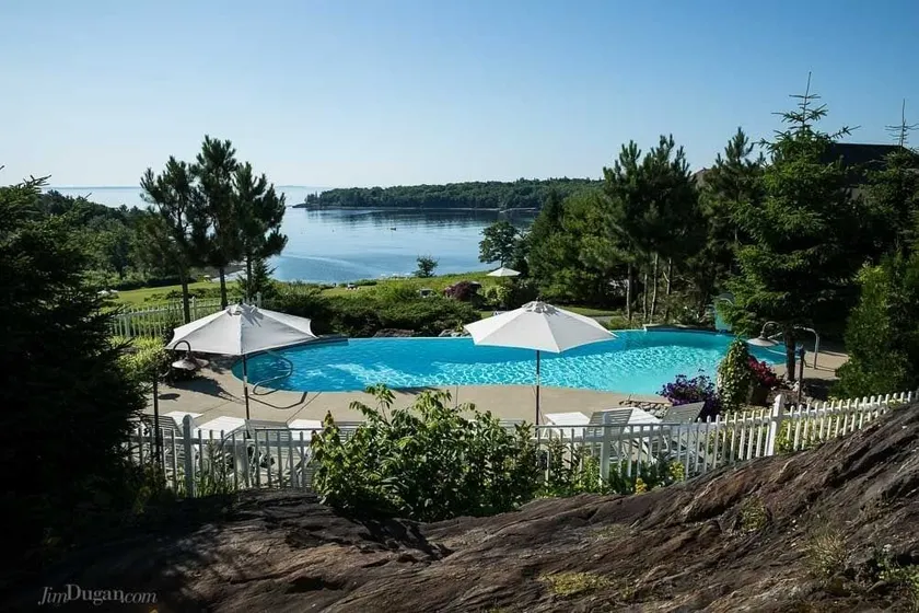 Island View Inn - Image 1