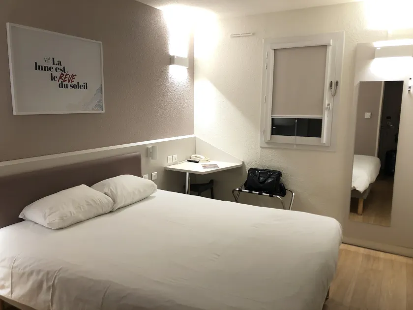 Fabrègues Hotel - Image 1