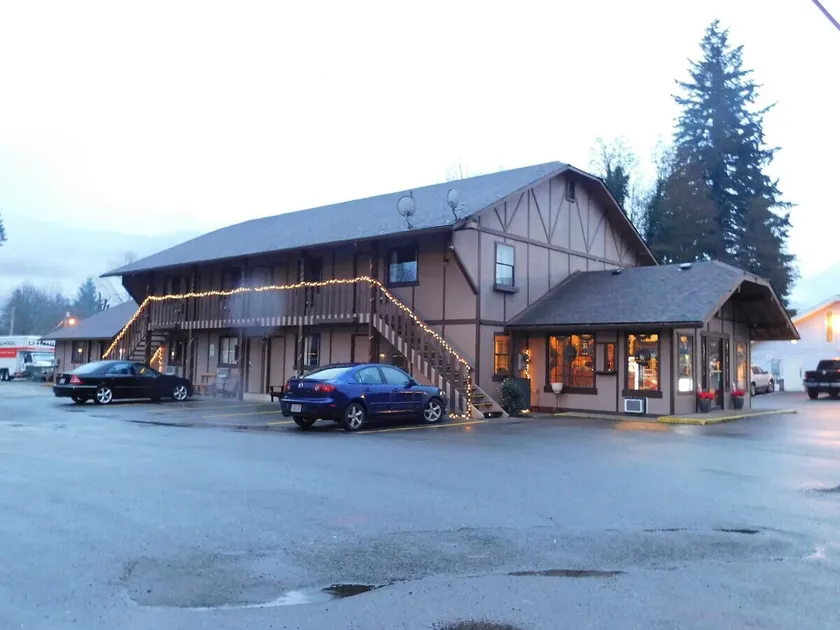 Packwood Inn - Image 1