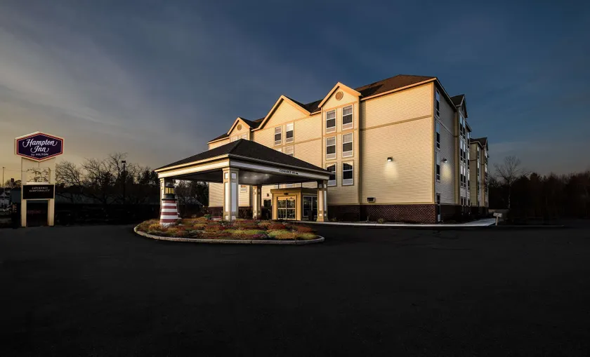 Hampton Inn Waterville - Image 1