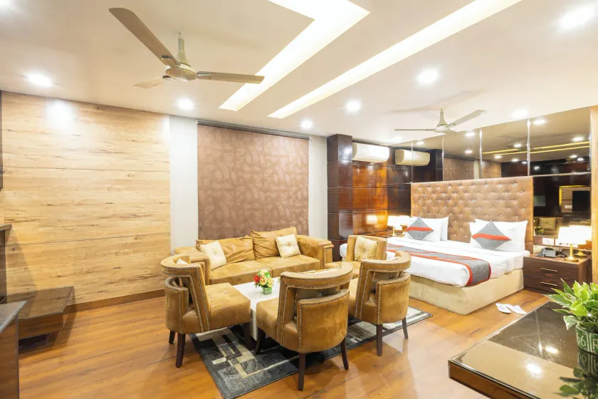 Hotel Gold Souk - Karol Bagh - Image 1