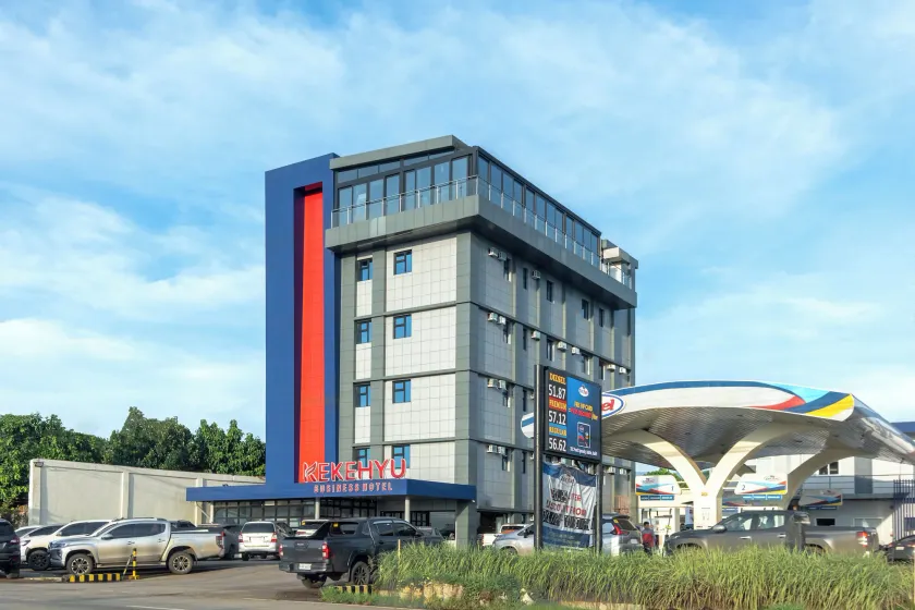 Kekehyu Business Hotel - Image 1
