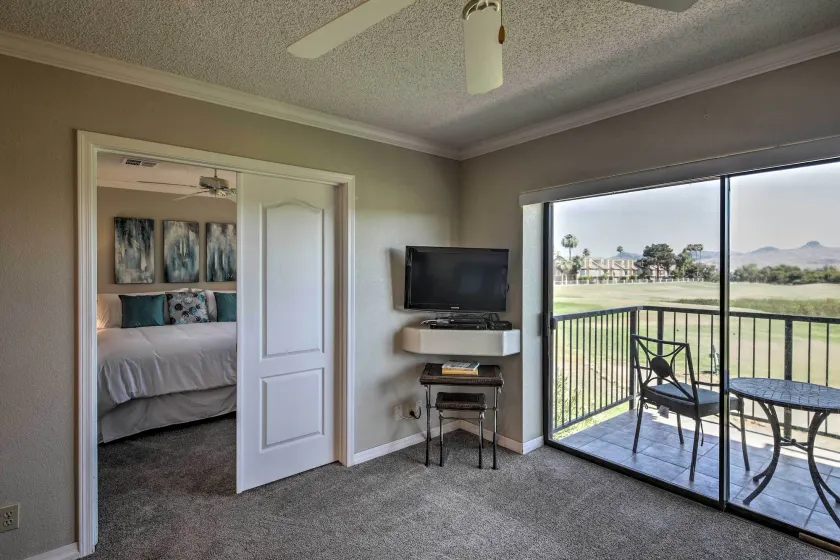 Lake Havasu Getaway w/ Golf Course & Lake Views! - Intérieur