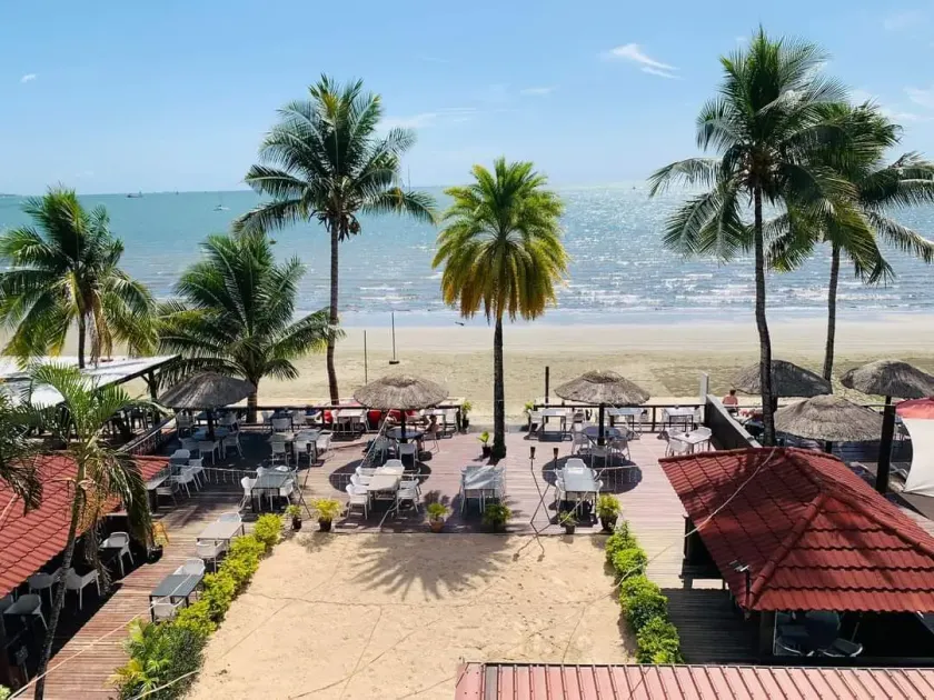 Smugglers Cove Beach Resort & Hotel - Image 1