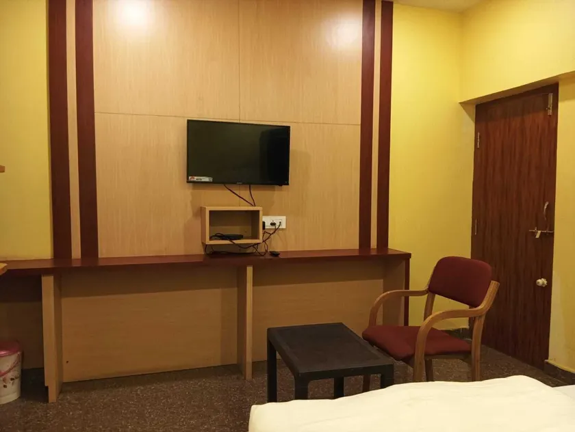 Sri Ratna Lodge - Room