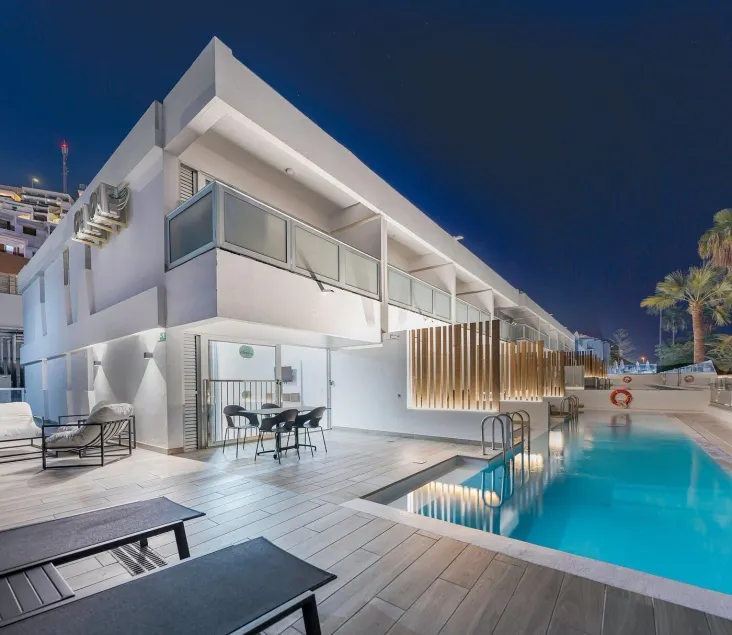 Apartamentos Miami - Image 1