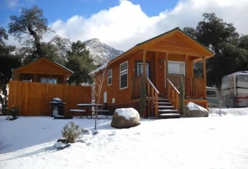 Oakzanita Springs Camping Resort Cottage 3 - Image 1