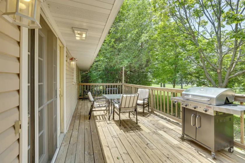 Fort Atkinson Ranch Home Near Rock River - Image 1