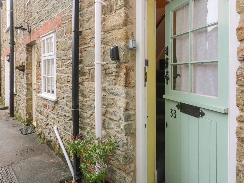 33 Island Street - Image 1