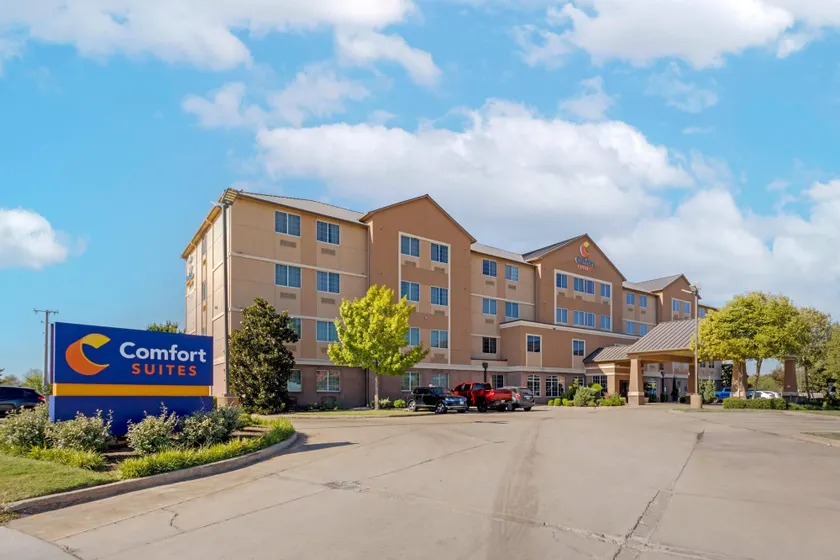Comfort Suites Waco North - Near University Area - Image 1