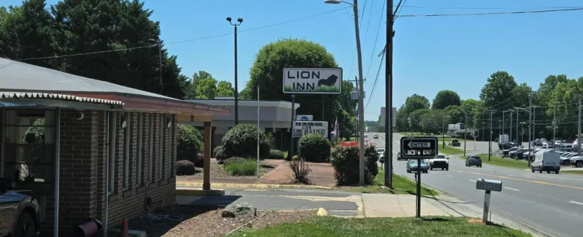 Lion Inn Albemarle By Hotel O Near US 52 - Image 1