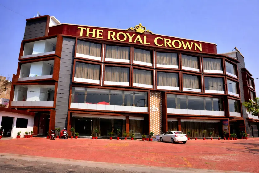 Hotel The Royal Crown - Image 1