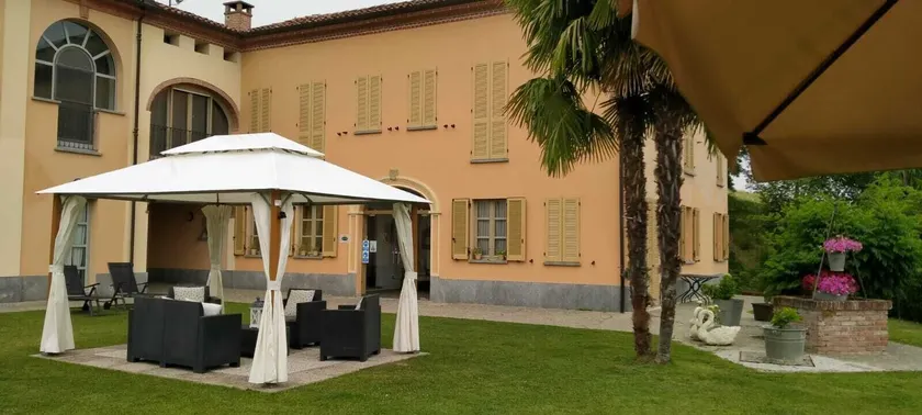 La Regibussa - Hotel Ristorante - Image 1